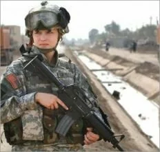 Пентагон допустит женщин к боевым действиям