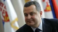 елеведущая без нижнего белья взяла интервью у премьер-министра Сербии
